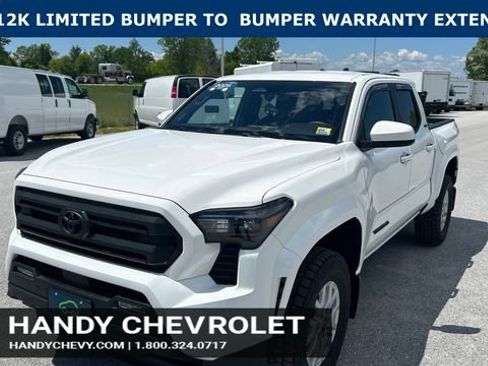 Used 2025 Toyota Tacoma SR5 AWD/4WD image 8