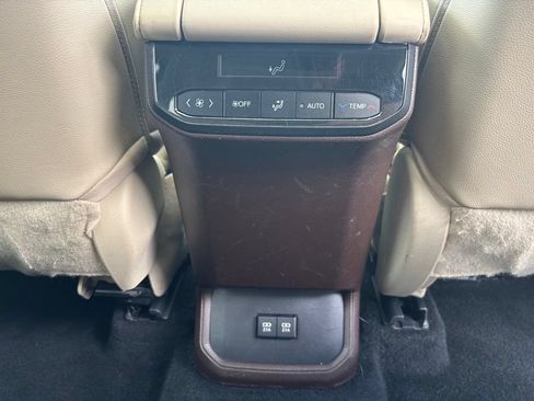 Used 2021 Toyota Highlander XLE AWD/4WD image 21