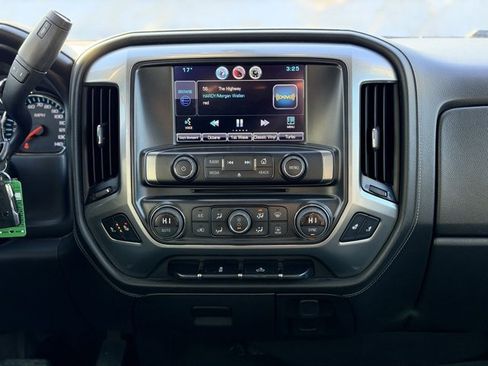 Used 2015 Chevrolet Silverado 1500 LTZ image 22