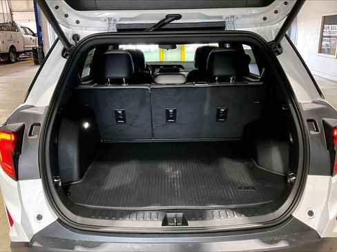 New 2026 GMC Terrain Elevation w/ Elevation Premium Package image 5