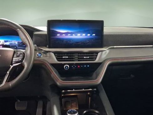 Used 2025 Ford Explorer ST-Line image 10