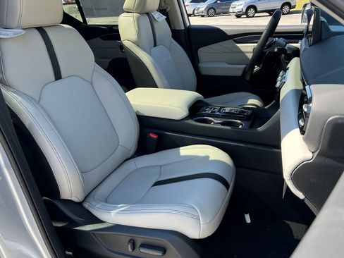New 2026 Honda Pilot Touring image 8