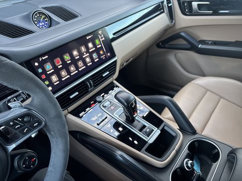 Certified 2022 Porsche Cayenne E-Hybrid AWD/4WD image 20