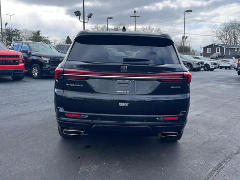 Used 2025 Buick Enclave Sport Touring image 4