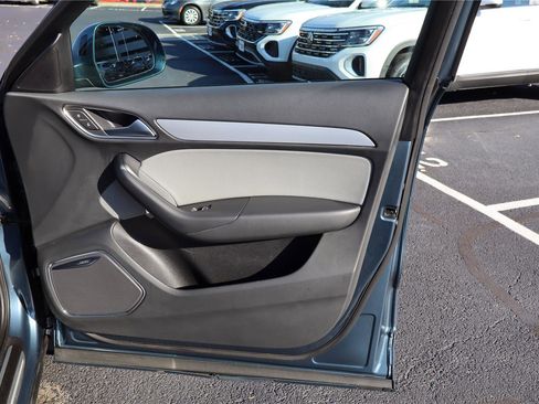 Used 2018 Audi Q3 2.0T Premium Plus image 27