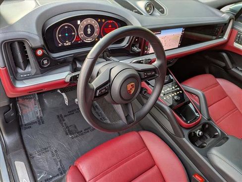 Used 2024 Porsche Cayenne AWD/4WD image 10