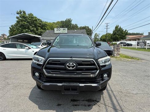 Used 2016 Toyota Tacoma SR5 w/ SR5 Appearance Package (DM) AWD/4WD image 8
