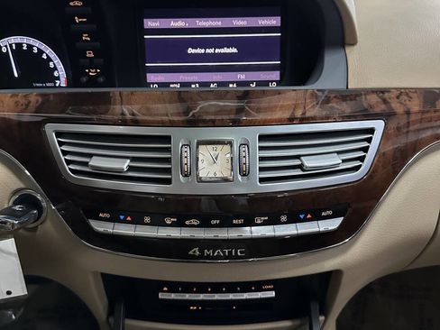 Used 2011 Mercedes-Benz S 550 4MATIC image 28