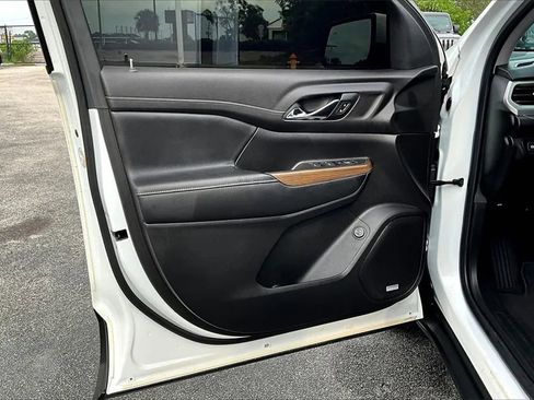 Used 2021 GMC Acadia SLE w/ Driver Convenience Package image 22