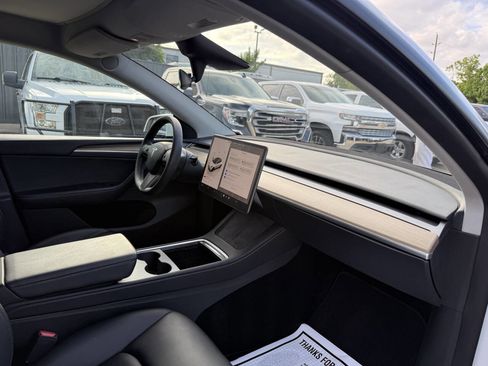 Used 2023 Tesla Model Y Long Range AWD/4WD image 9