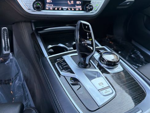 Used 2022 BMW 740i xDrive w/ M Sport Package AWD/4WD image 17