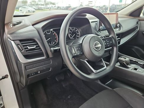 Used 2023 Nissan Rogue S image 10
