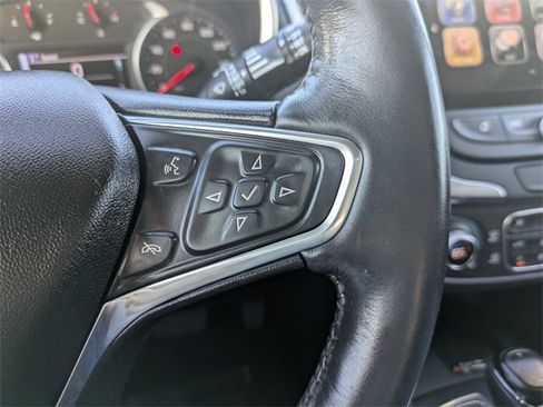 Used 2018 Chevrolet Equinox Premier image 32