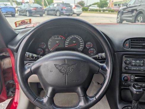 Used 2000 Chevrolet Corvette Coupe w/ Roof Pkg RWD image 23