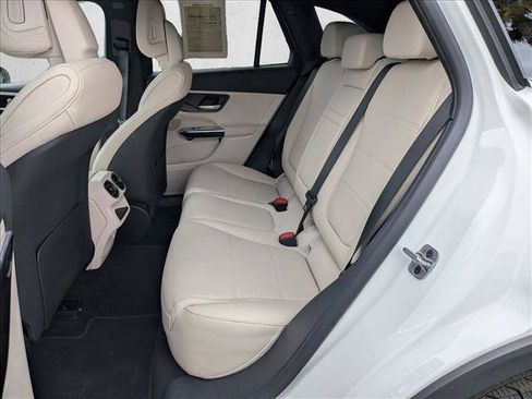 Used 2026 Mercedes-Benz GLC 300 4MATIC image 19