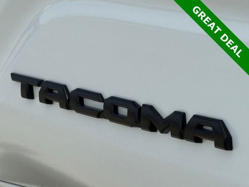 Used 2024 Toyota Tacoma TRD Off-Road image 10