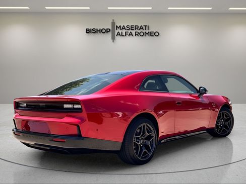 Used 2024 Dodge Charger Daytona R/T w/ Plus Group AWD/4WD image 5