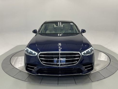 Used 2024 Mercedes-Benz S 580 4MATIC Sedan image 2