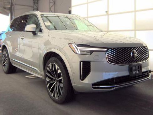Used 2025 Volvo XC90 B6 Plus AWD/4WD image 2