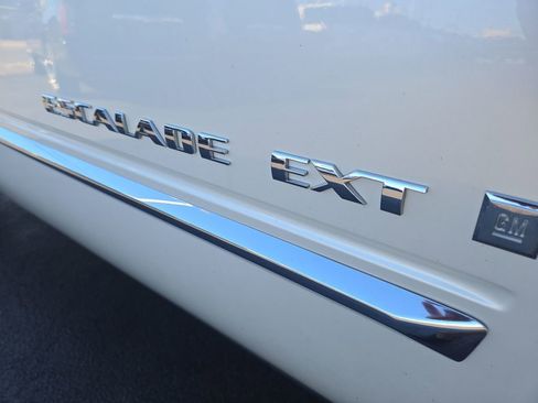 Used 2008 Cadillac Escalade EXT Luxury image 54