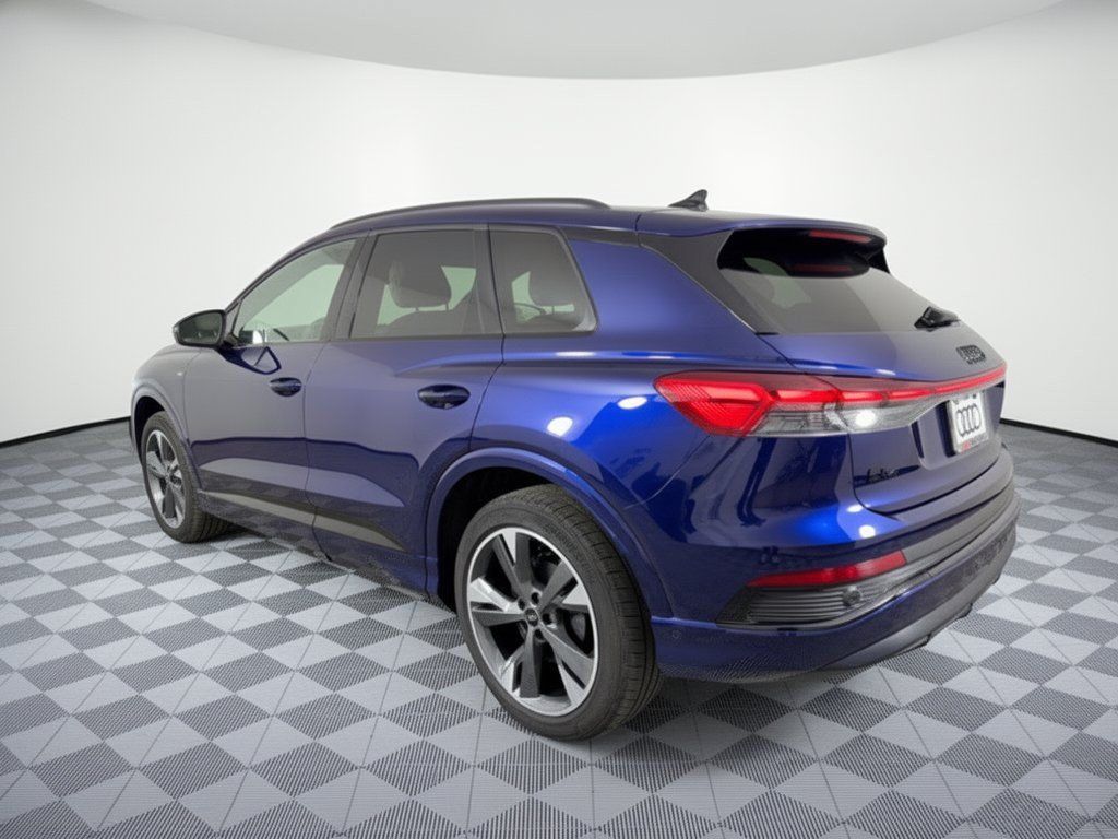 Used 2024 Audi Q4 e-tron Premium Plus AWD/4WD image 3