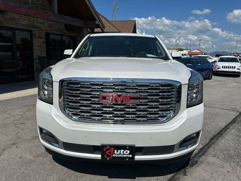 Used 2018 GMC Yukon XL Denali w/ Denali Ultimate Package AWD/4WD image 10