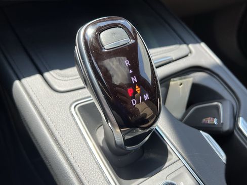 Used 2025 Cadillac XT4 Premium Luxury FWD image 26