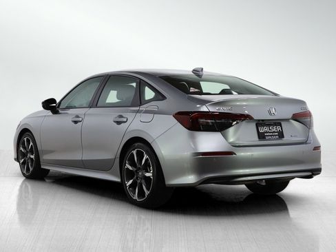 Used 2025 Honda Civic Sport Touring image 3