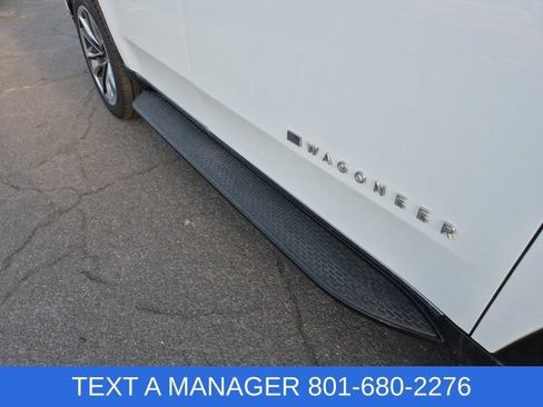 Used 2023 Jeep Wagoneer Series II w/ Premium Group I AWD/4WD image 16
