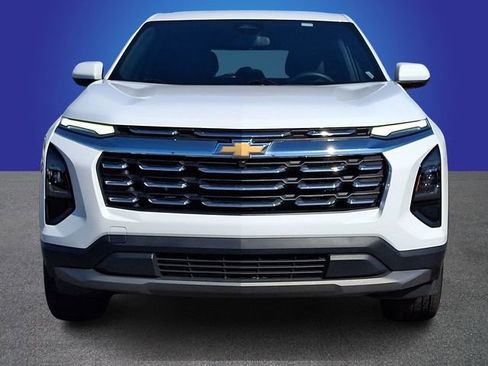 Used 2026 Chevrolet Equinox LT FWD image 2