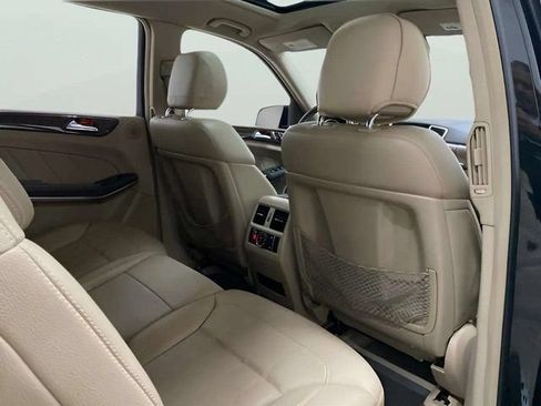 Used 2013 Mercedes-Benz GL 450 4MATIC image 24