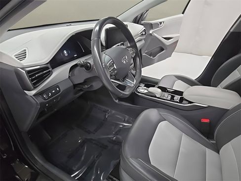 Used 2020 Hyundai Ioniq Limited image 15