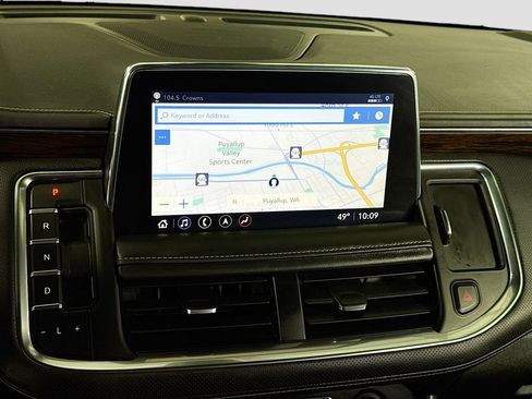 Used 2021 Chevrolet Suburban Premier w/ Premium Package image 23