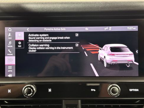 Used 2022 Porsche Macan AWD/4WD image 29