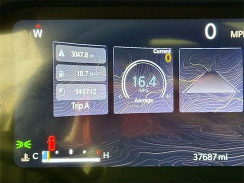 Used 2023 Jeep Grand Cherokee Laredo image 13