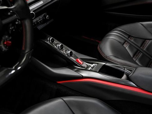 Used 2019 Ferrari 812 Superfast RWD image 26