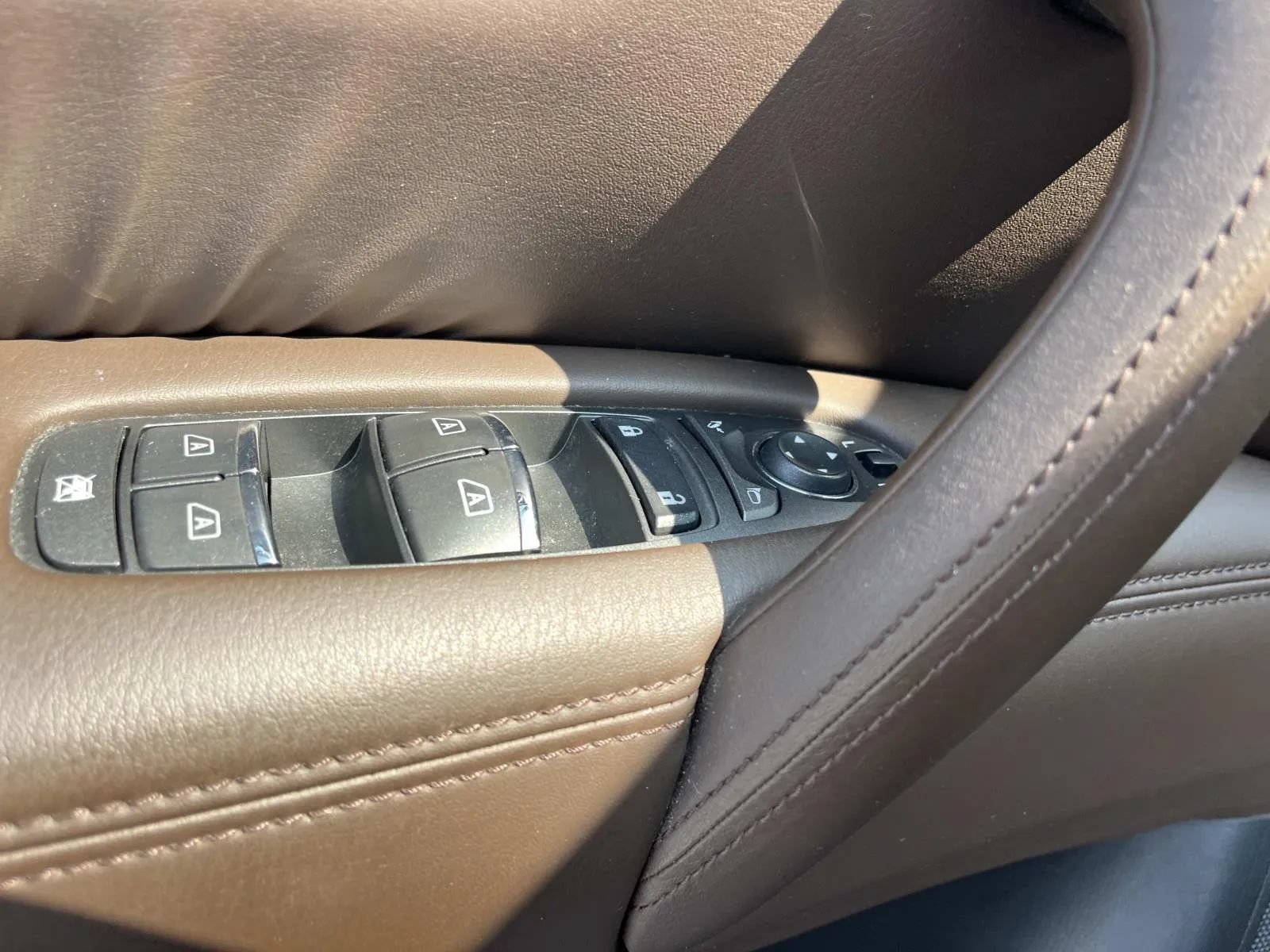 Used 2021 Nissan Armada Platinum w/ Captain's Chairs Package RWD image 32