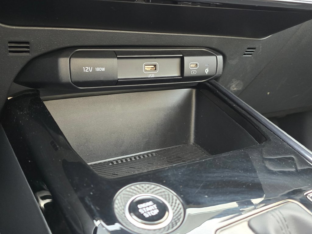 Certified 2024 Kia Niro EX Touring FWD image 33