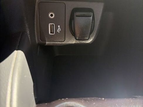 Used 2021 Nissan Versa S FWD image 18