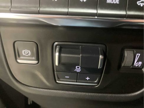 Used 2023 Cadillac Escalade ESV Sport w/ LPO, ONYX Package image 31