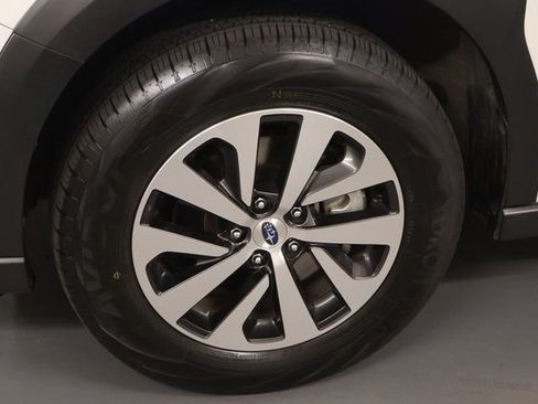Certified 2025 Subaru Outback Premium AWD/4WD image 9