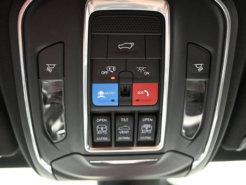Used 2024 Jeep Wagoneer Series II AWD/4WD image 42