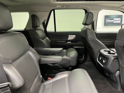 Used 2025 Ford Expedition Active AWD/4WD image 53