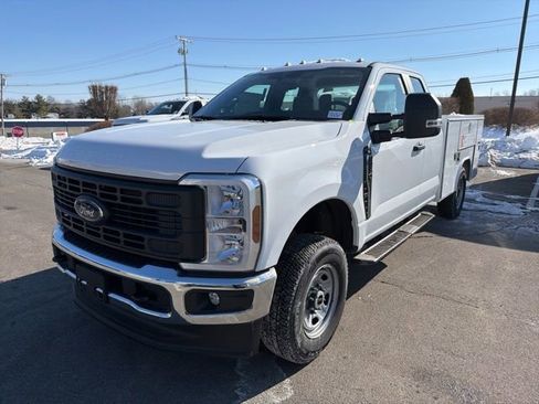 New 2026 Ford F250 XL w/ XL Chrome Package image 2