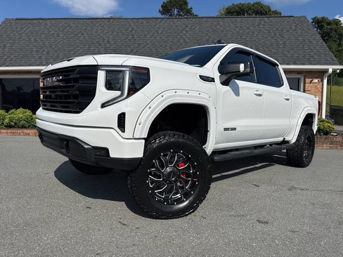 Used 2023 GMC Sierra 1500 Elevation w/ Preferred Package image 3