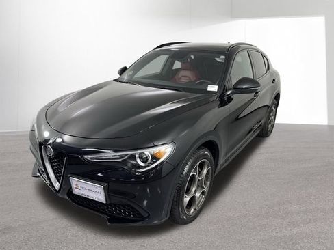 Used 2018 Alfa Romeo Stelvio Ti Sport AWD/4WD image 25