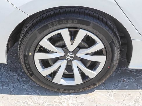Certified 2022 Honda Civic LX image 9