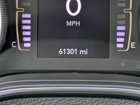 Used 2021 Jeep Cherokee Latitude Plus AWD/4WD image 27
