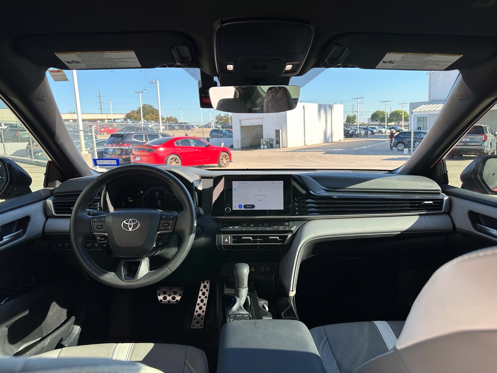 Used 2025 Toyota Camry SE FWD image 15