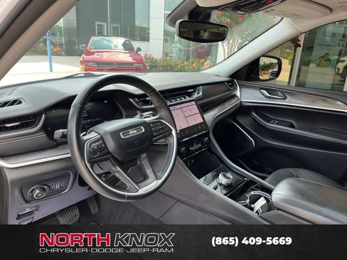 Used 2022 Jeep Grand Cherokee L Limited AWD/4WD image 4